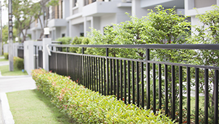 cloture barrière de clôture pour délimiter votre terrain